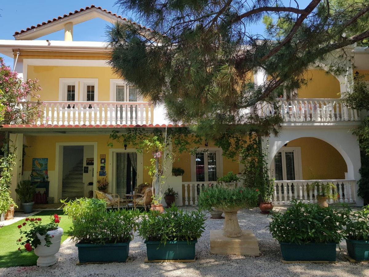 Kuris Studios & Apartments Vasilikí 外观 照片